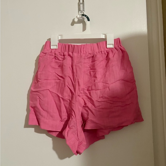 Hello Molly pink flowy shorts - Picture 1 of 2
